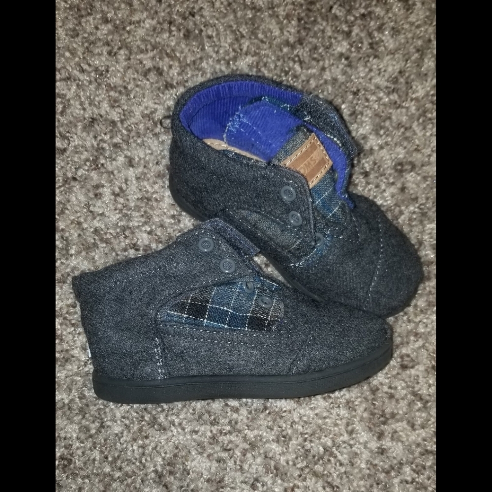 Toddler Tom's booties botas 7 boys boot shoes